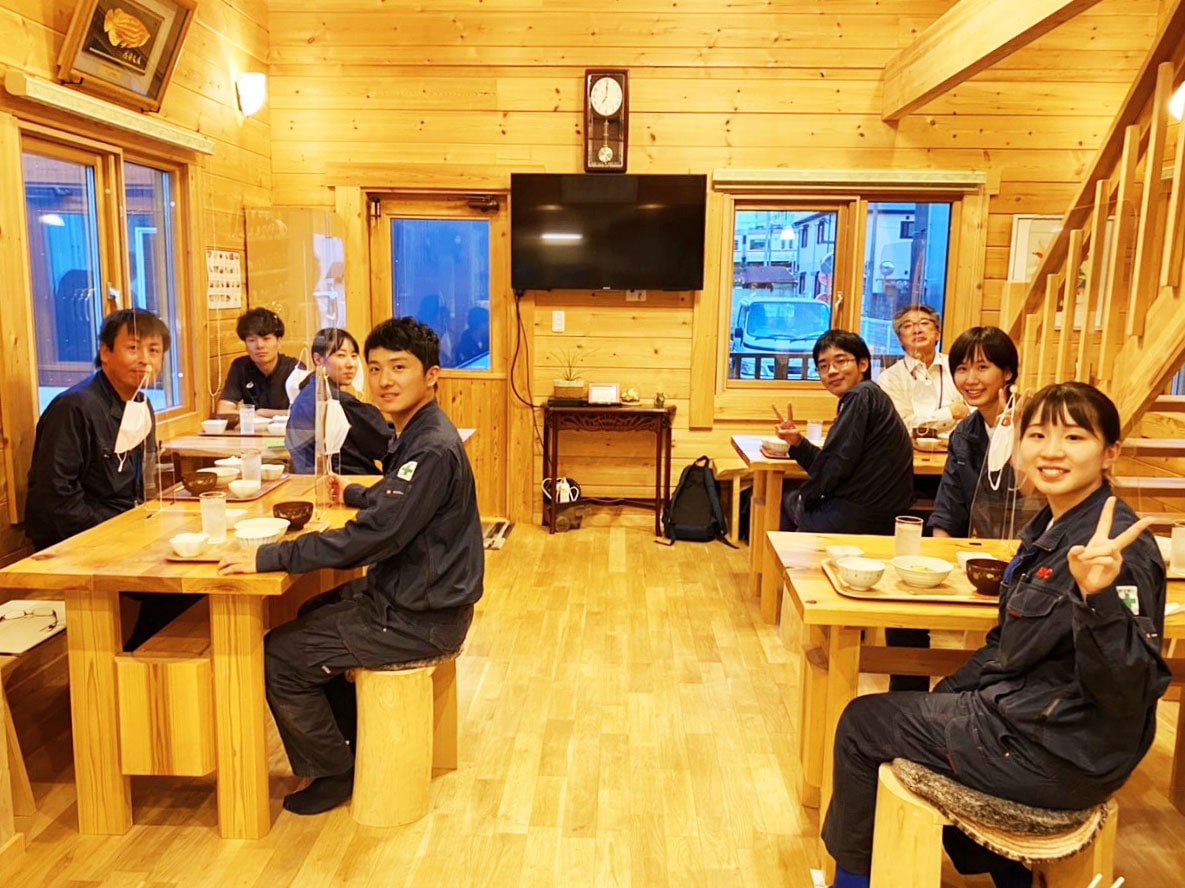 毎年恒例の自然庵研修がスタート!今年の新入社員の料理の腕前に驚き⁉